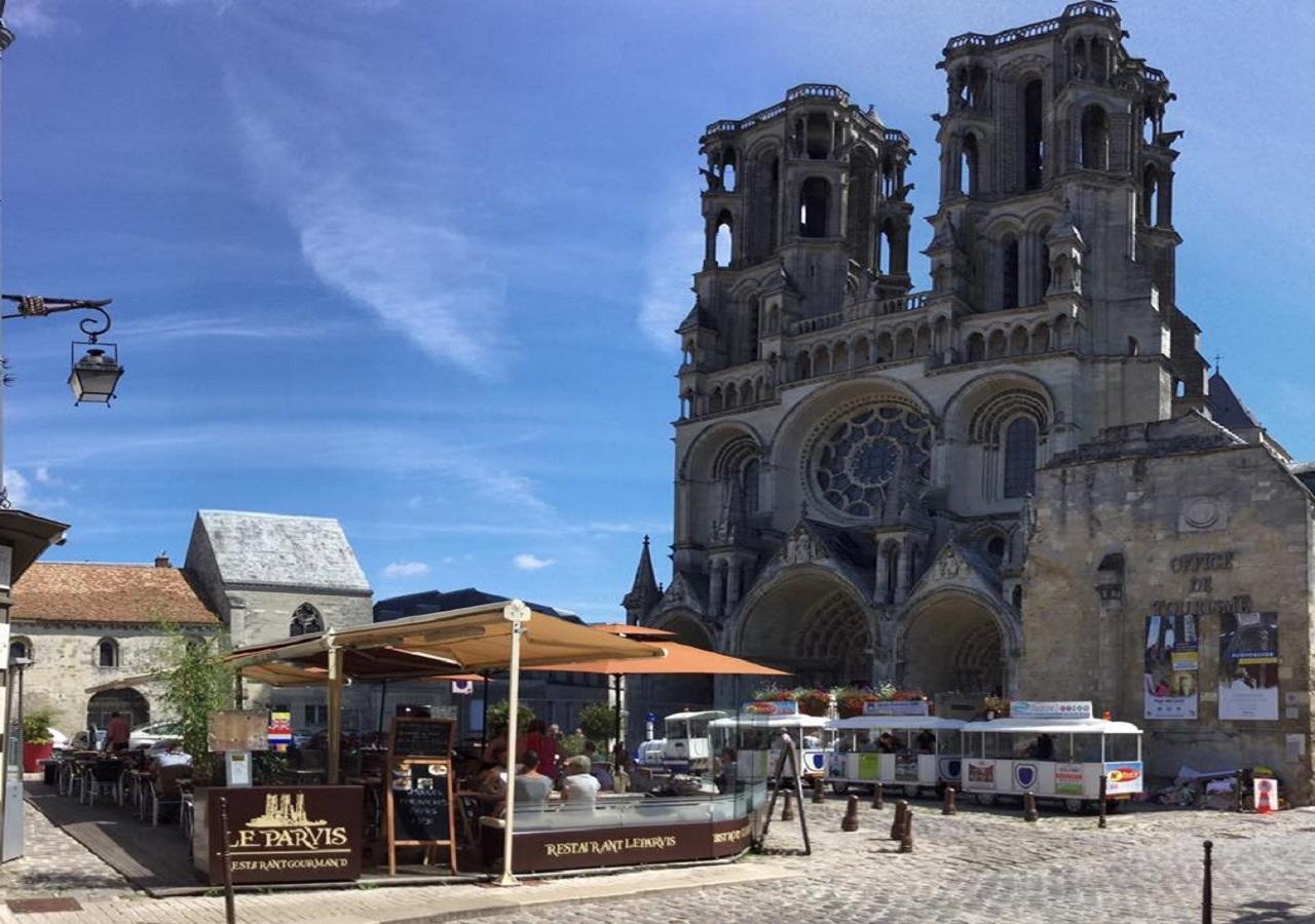 Logis Du Parvis ***Face Cathedrale/In Front Of The Cathedral*** Bed & Breakfast ล็อง ภายนอก รูปภาพ